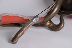 Taschenmesser Thiers Claude Dozorme le Secret Widder, Guillochierte Platine